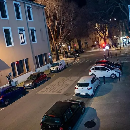 Апартаменты En Plein Centre De Ним
